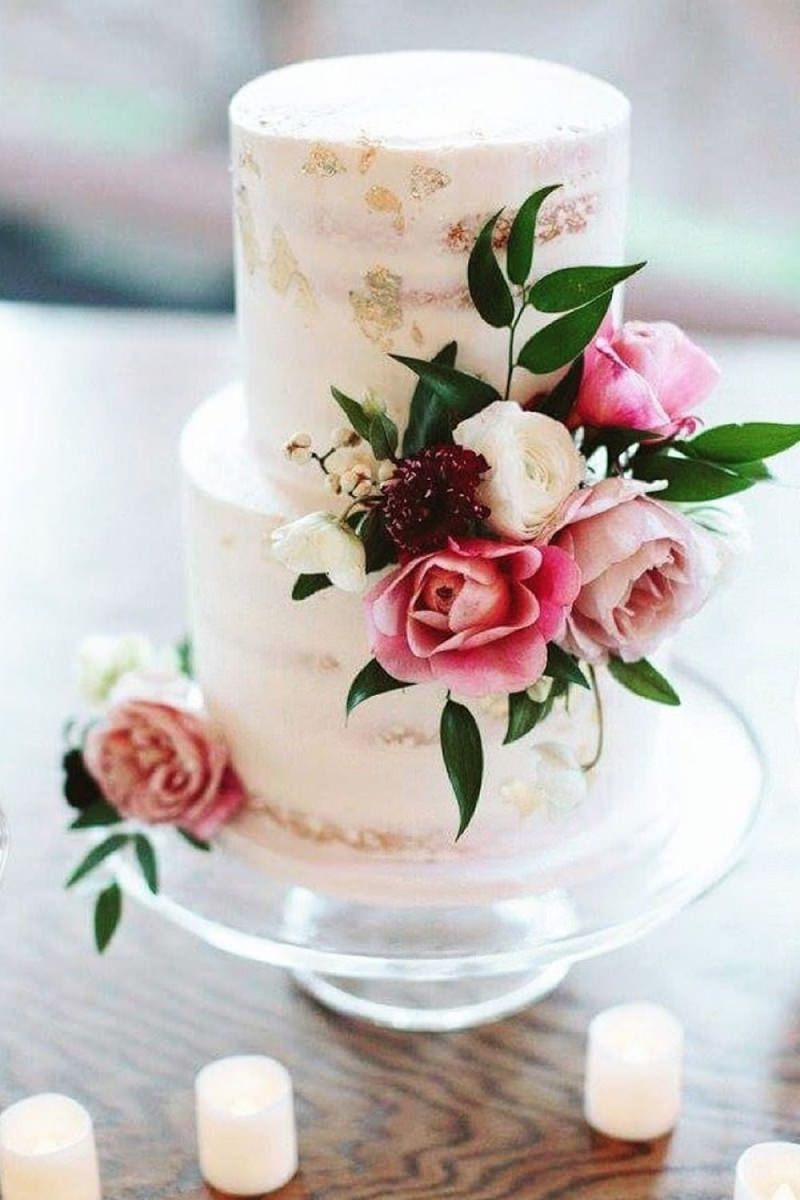 17-bolo-de-casamento-perfeito-para-o-campo-com-detalhes-florais