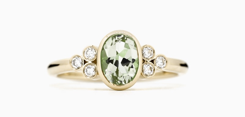 18-anel-de-noivado-retro-com-turmalina-verde-clara-e-diamantes