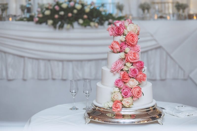 4-bolo-de-casamento-de-4-andares-com-flores-naturais-em-tons-rosados