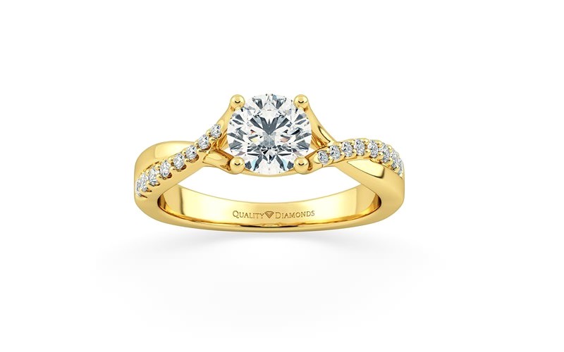 8-anel-de-noivado-ouro-amarelo-diamante-e-detalhes-trancados-nas-laterais-com-diamantes-menores
