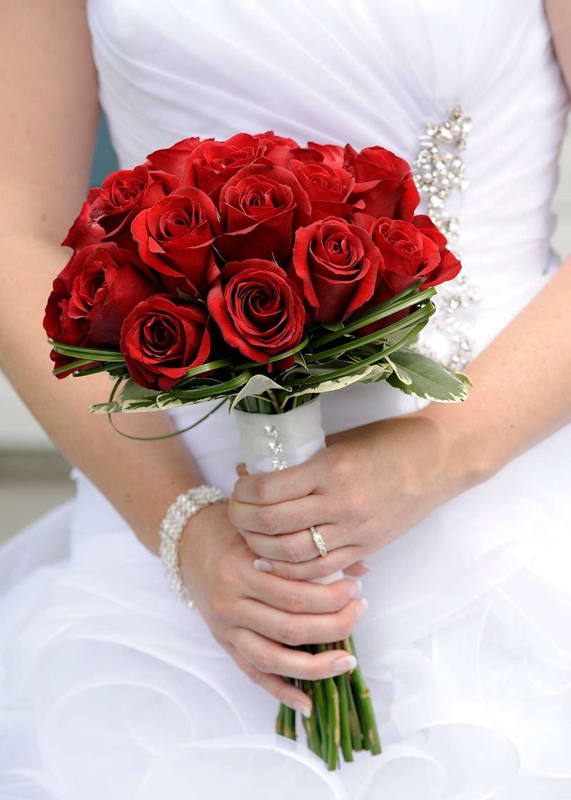 Inspirações: 13 buquês de rosas para seu casamento - eNoivado