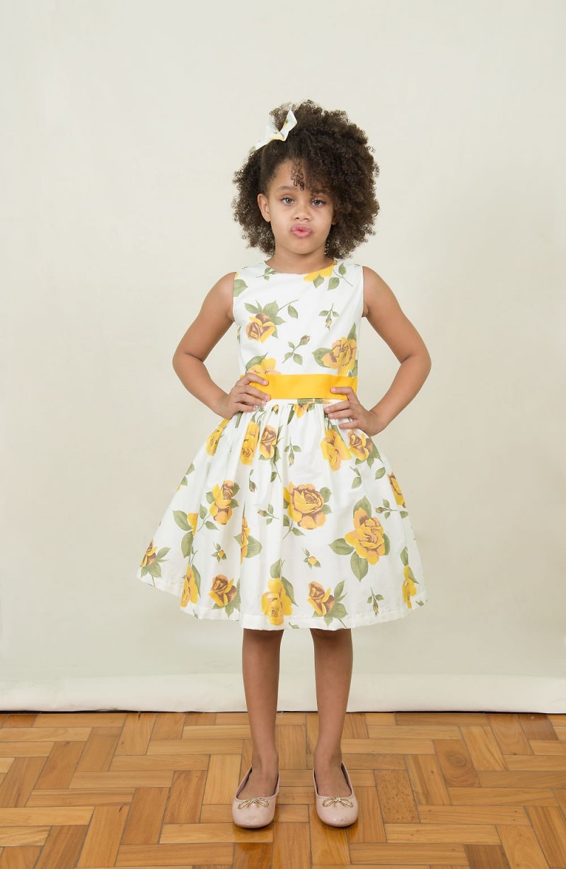 11-vestido-de-dama-de-honra-infantil-floral-amarelo-branco