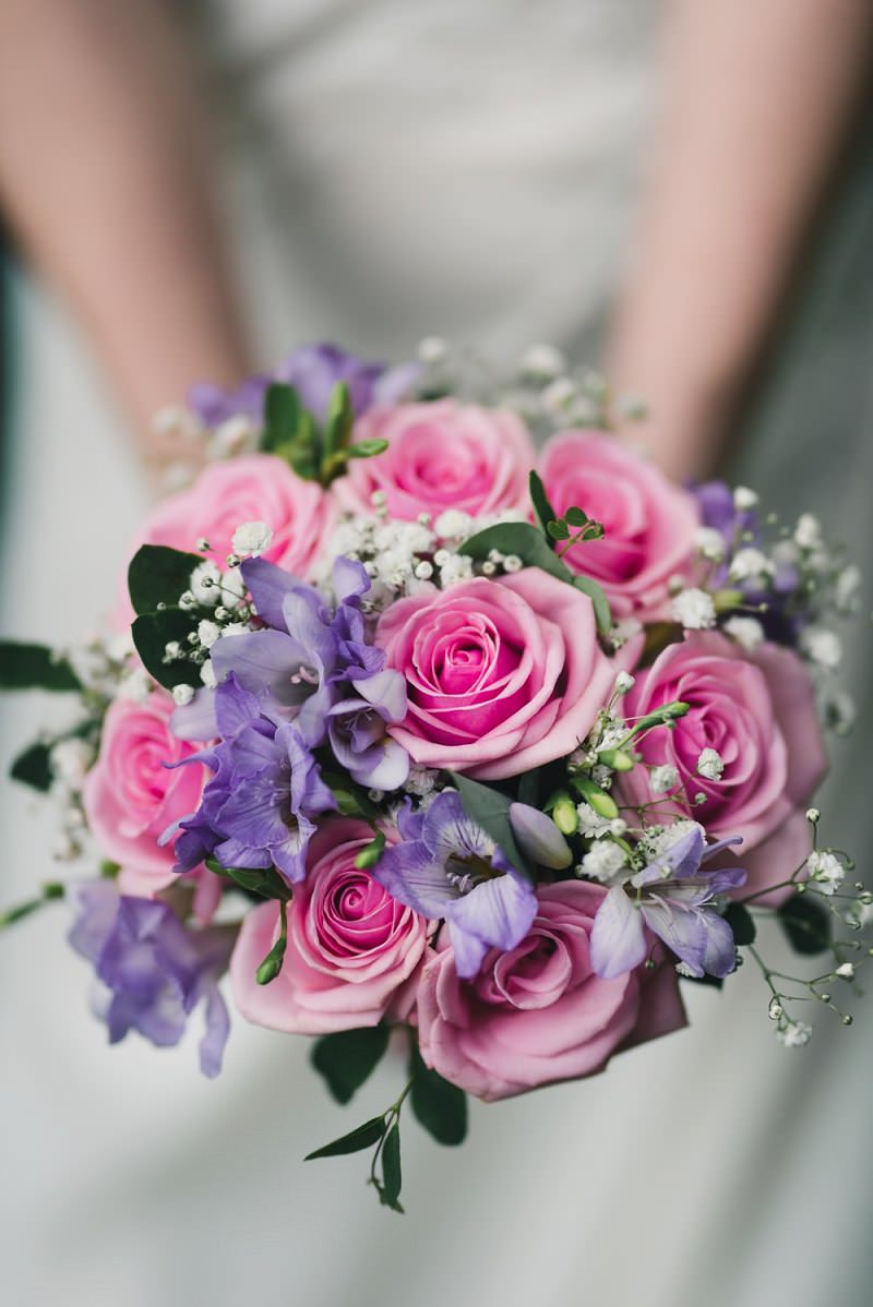 Inspirações: 13 buquês de rosas para seu casamento - eNoivado