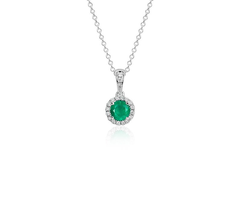 7-colar-esmeralda-com-halo-de-diamantes-prateado-para-noivas