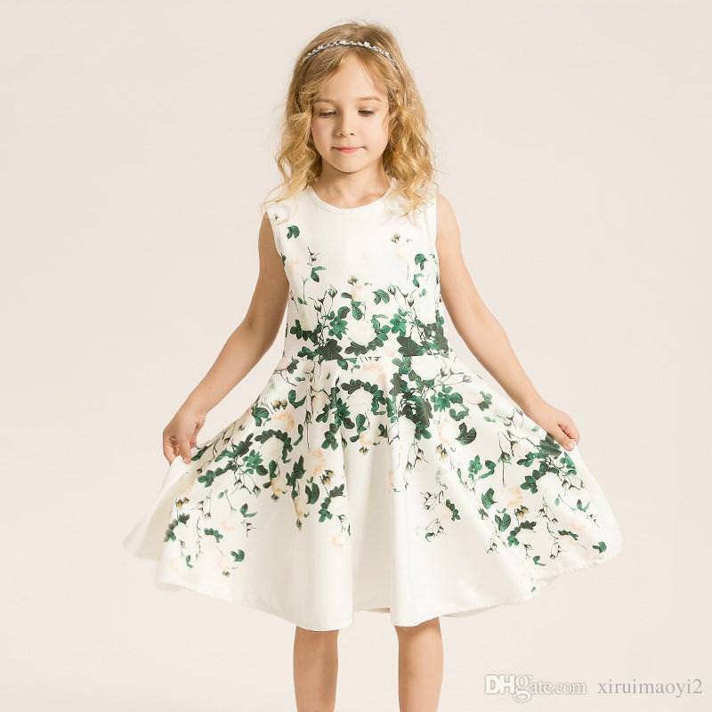 4-vestido-de-dama-de-honra-branco-com-flores-e-folhas