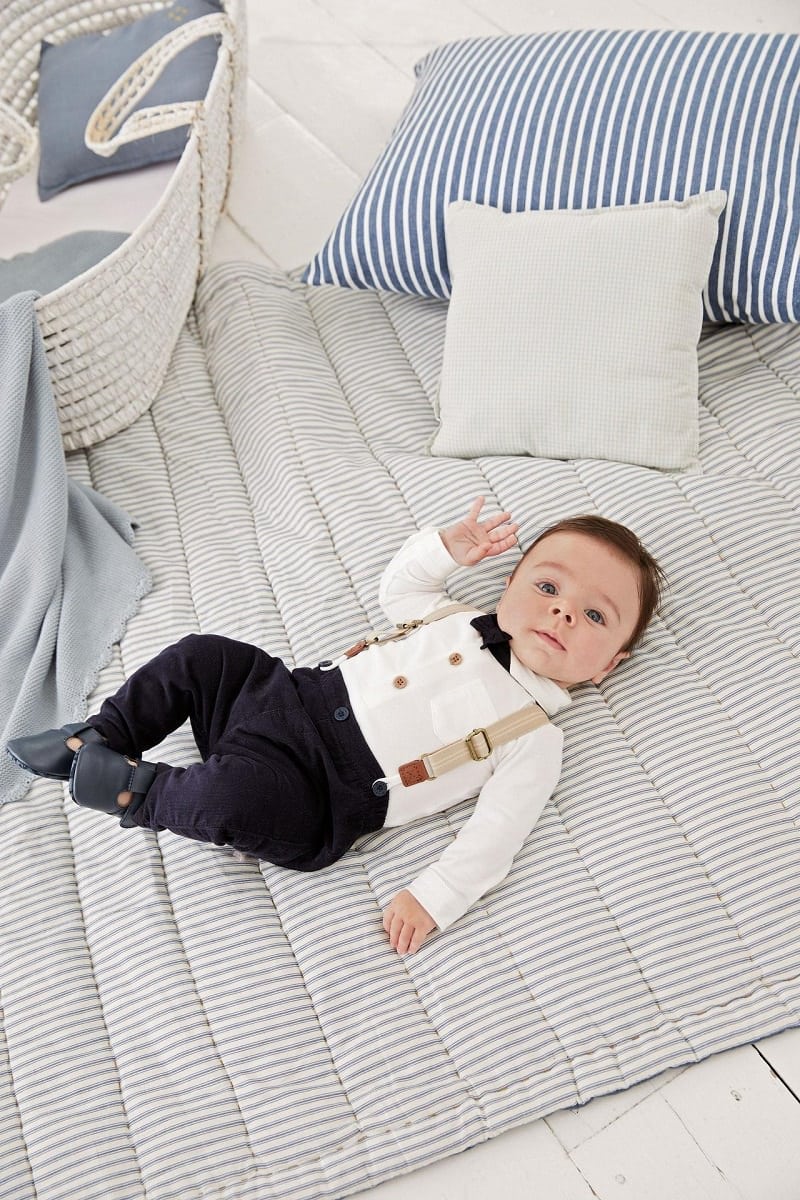 5-roupa-de-pajem-para-bebe-camisa-branca-suspensorio-calca-social-e-gravata-borboleta