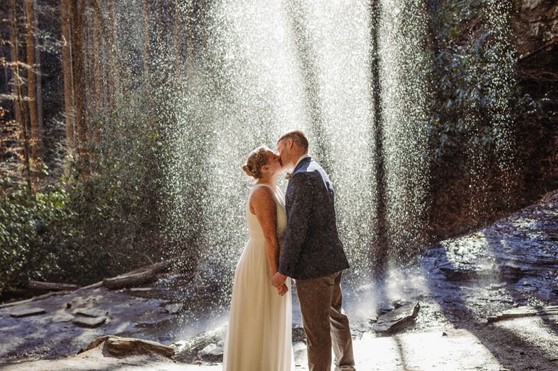 4-faca-seu-casamento-na-cachoeira