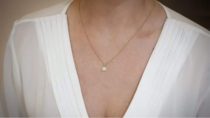 colar-de-ouro-com-diamantes-joia-de-maternidade