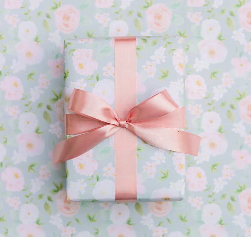 brincadeira-de-cha-de-lingerie-adivinhar-o-presente